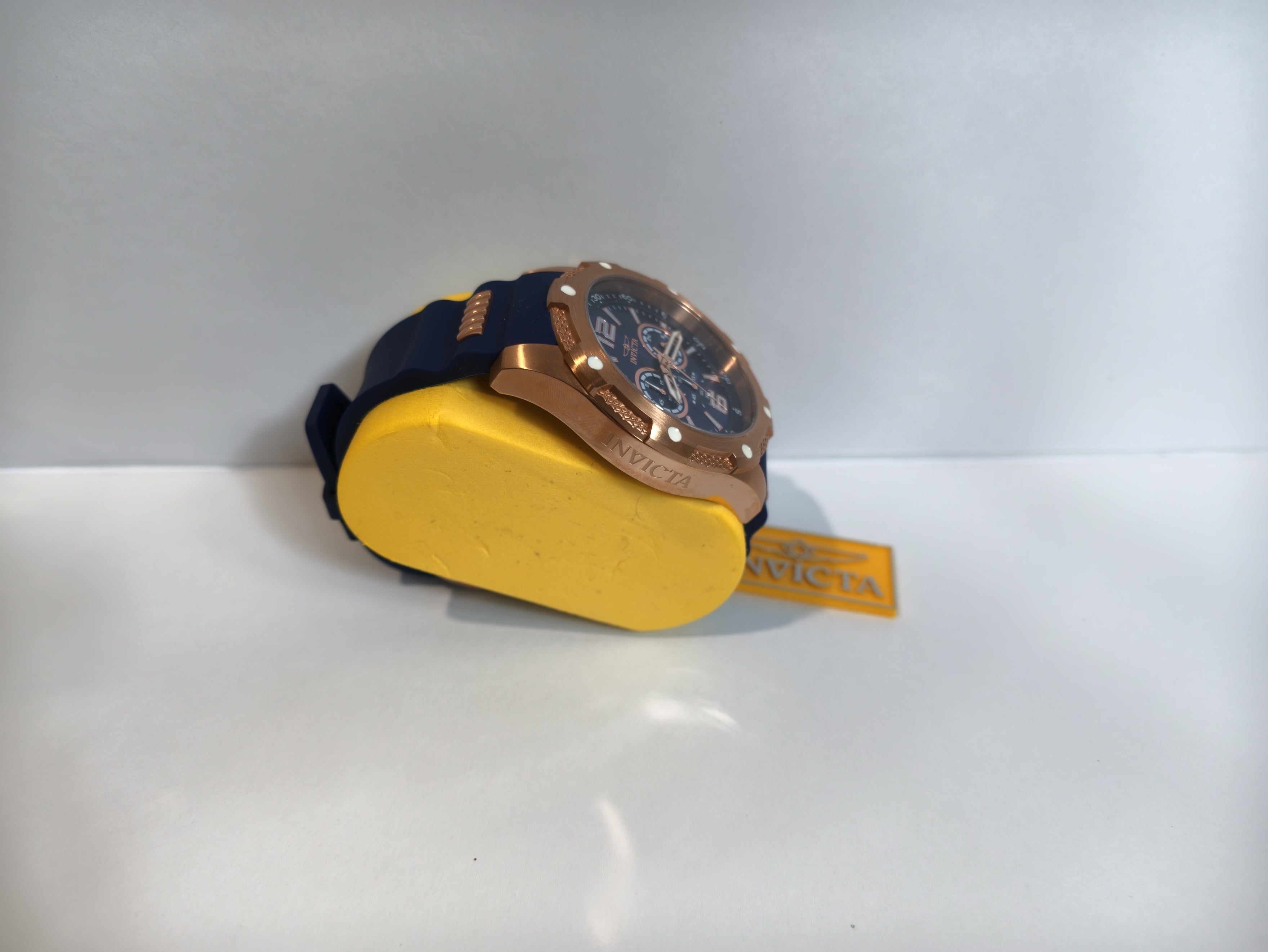  I-Force Axis watch side profile showing rose gold pushers and crown